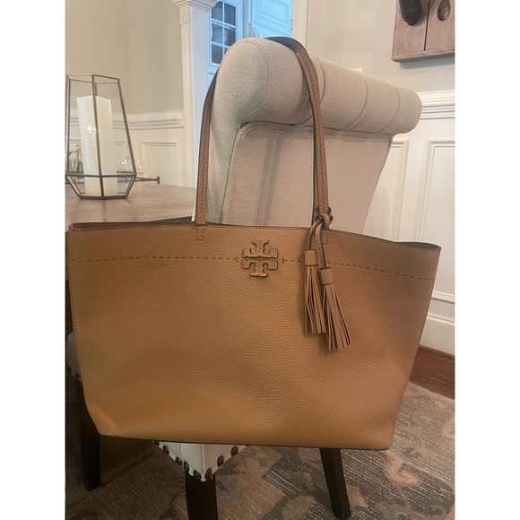 Tory Burch Handbags - Tory Burch McGraw camel pebble leather shoulder tote